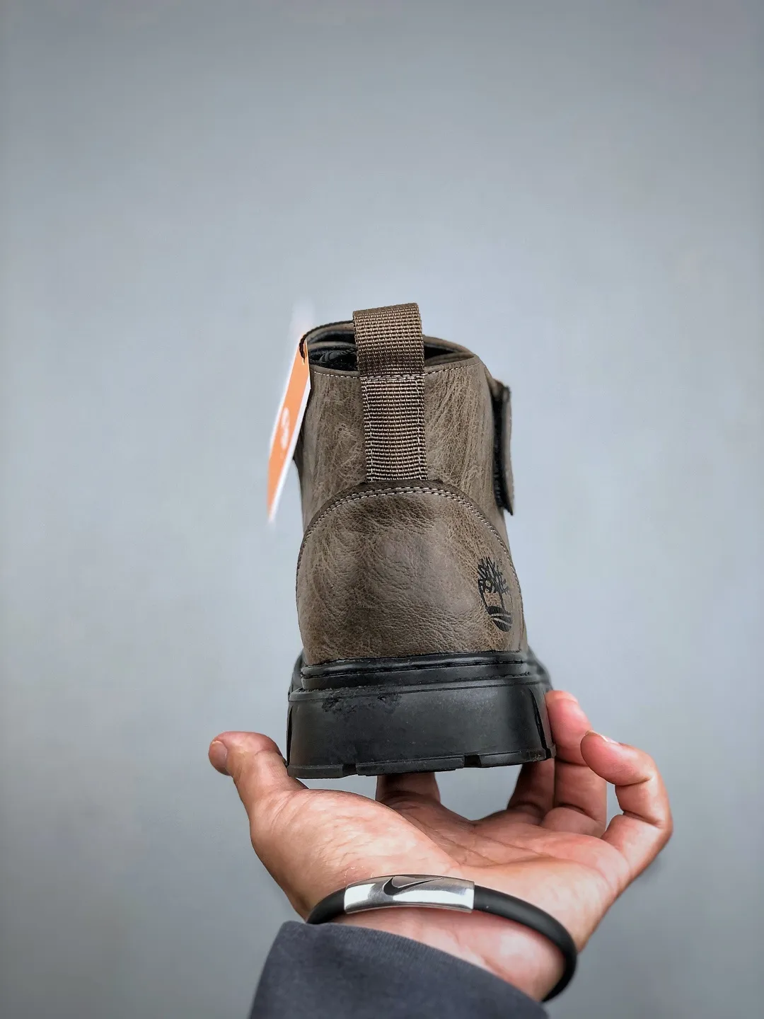 💰 480 Timberland Timberland/Timberland classic 25ss new high-top, classic re-creation, brand new upgrade, Guangdong factory quality, original box and original packaging. The fabric is made of Italian top frosted cowhide, with anti-odor and anti-corrosion genuine leather latex insoles to give you a perfect wearing experience. High-quality and durable, a must-have for sportsmen. Specializes in not looking handsome. High-quality and first-class foot feel. Exclusive supply. Size: 38-44